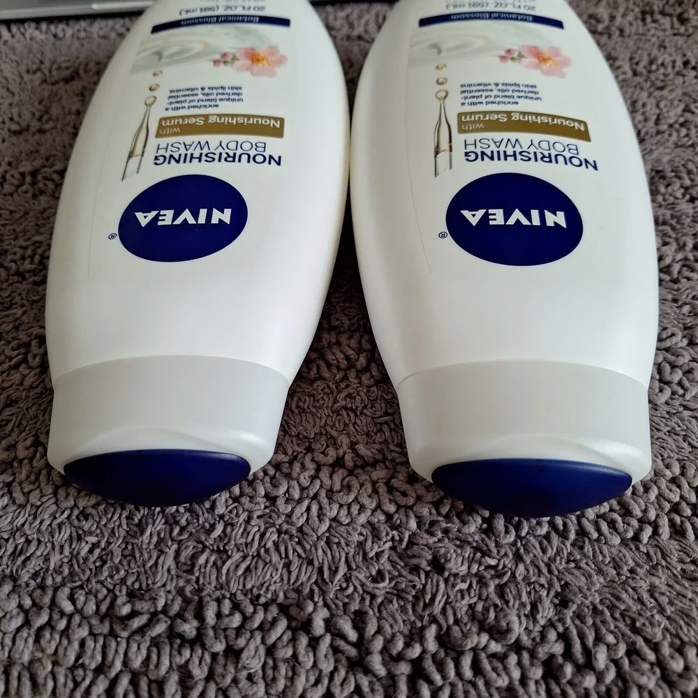 2 Pk NIVEA Nourishing Botanical Blossom Body Wash for Dry Skin Oils Lipids Vita.